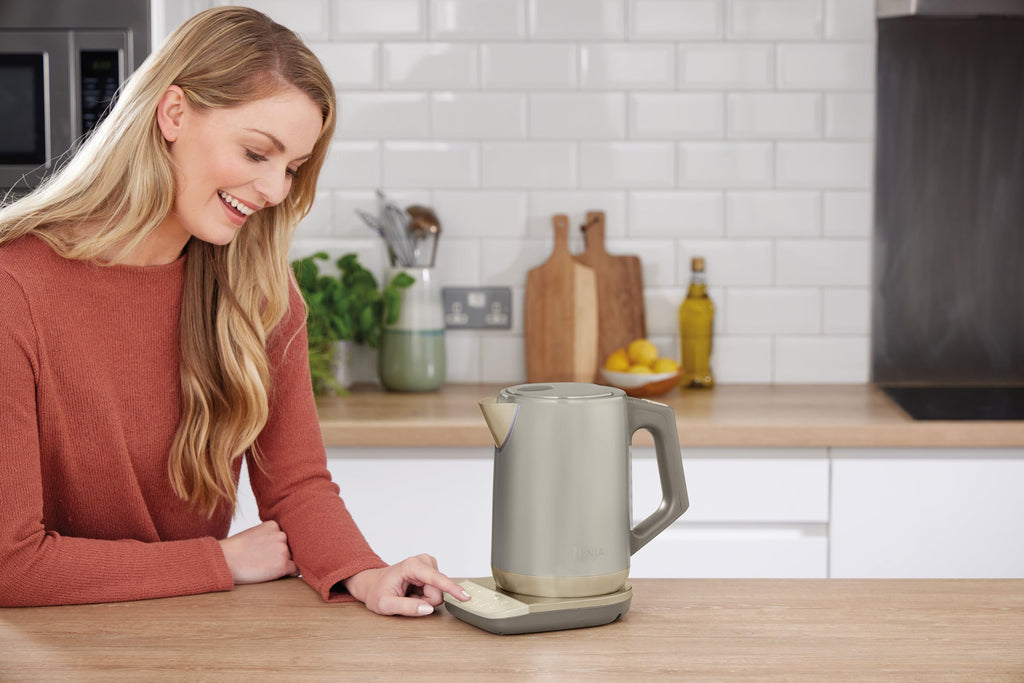 Ninja Wasserkocher mit Temperaturwahl 1,7 L – Stone Gold